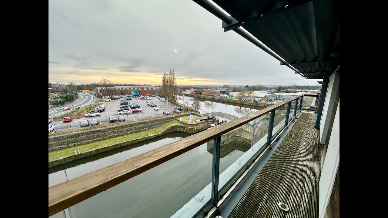 Hebble Wharf, Navigation Walk