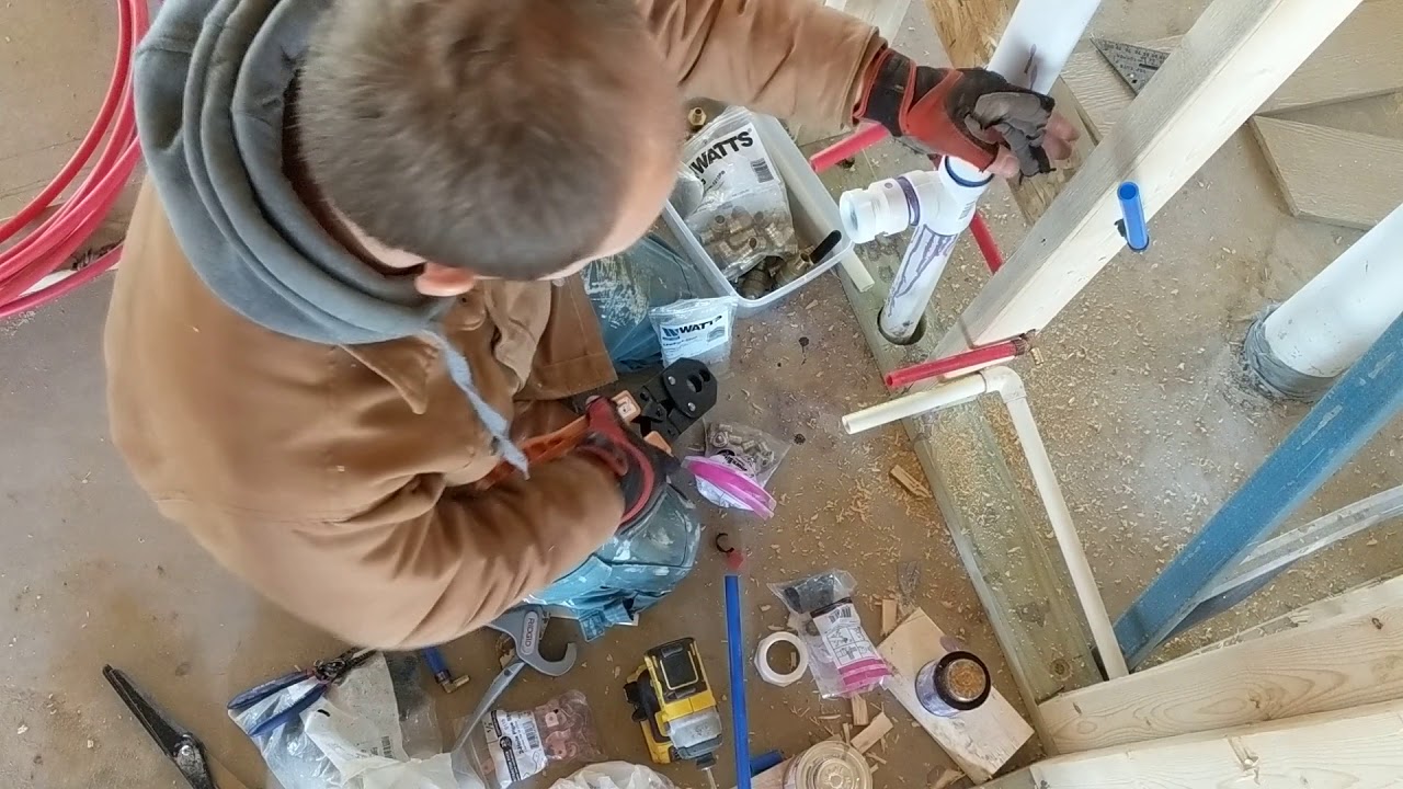 Using the Ryobi p661 PEX crimper