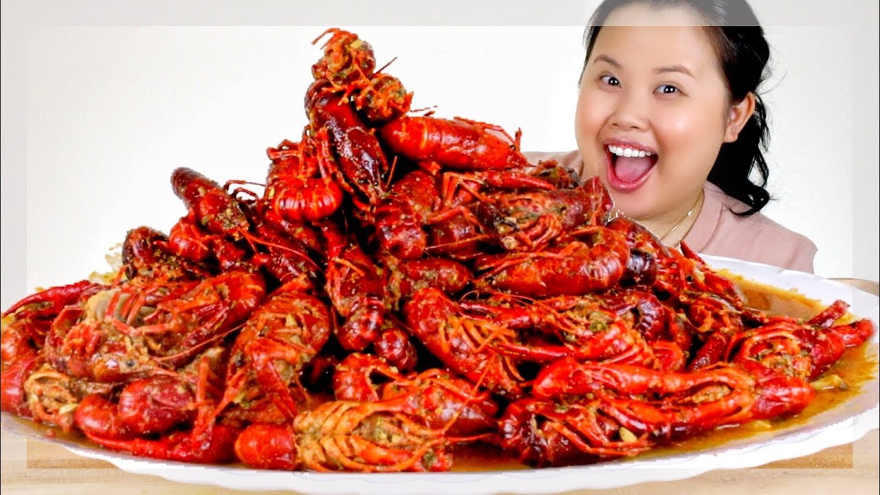 GIANT SEAFOOD BOIL CRAWFISH MUKBANG 먹방 EATING SHOW!