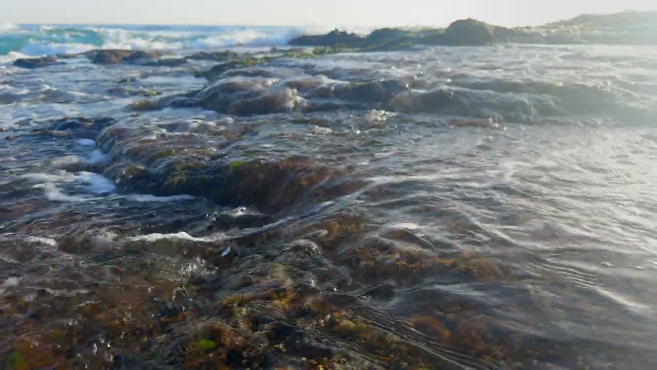 Gentle 4K Ocean Waves  - 1 Hour Slow Motion Sea for Relaxation
