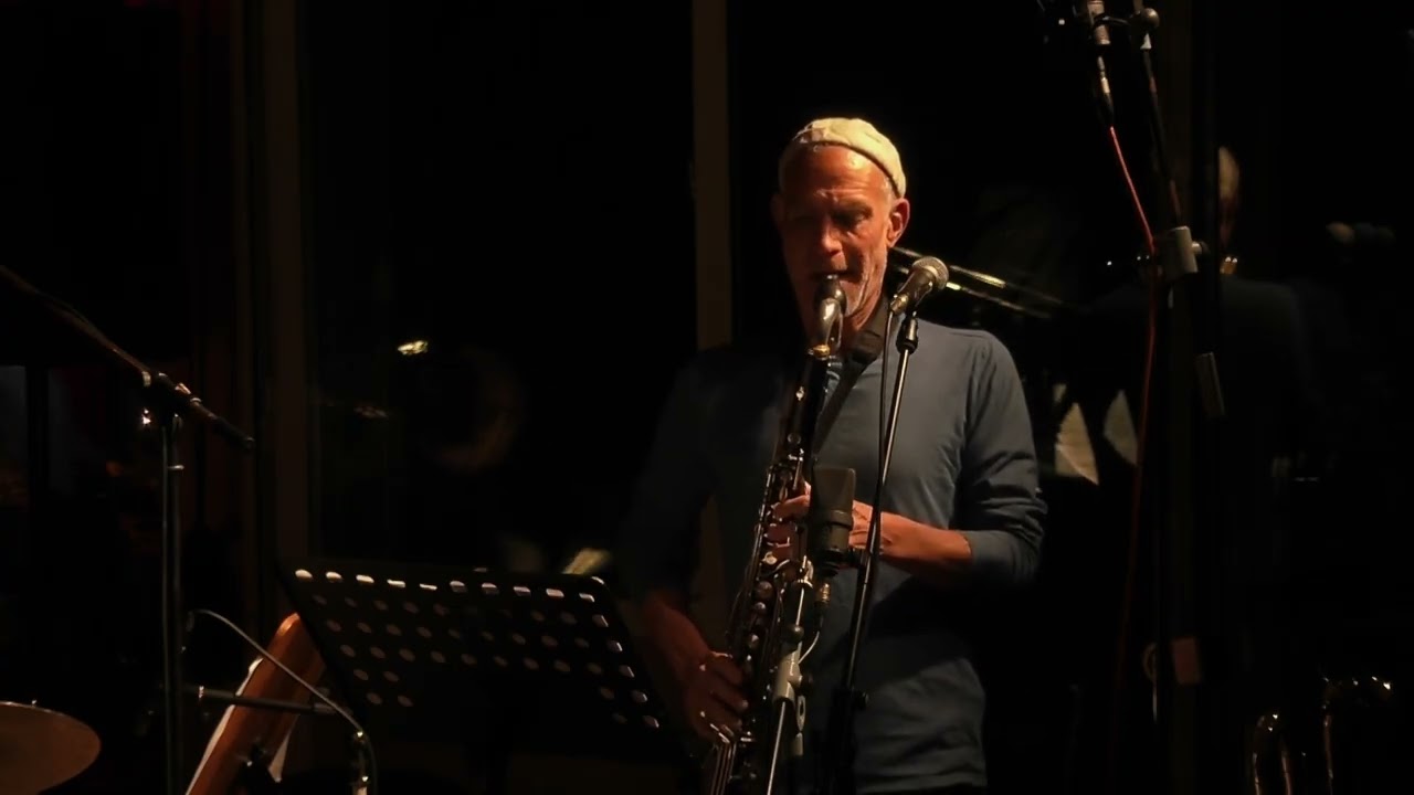 Archimboldi Ensemble performs Strijklicht live at Loft