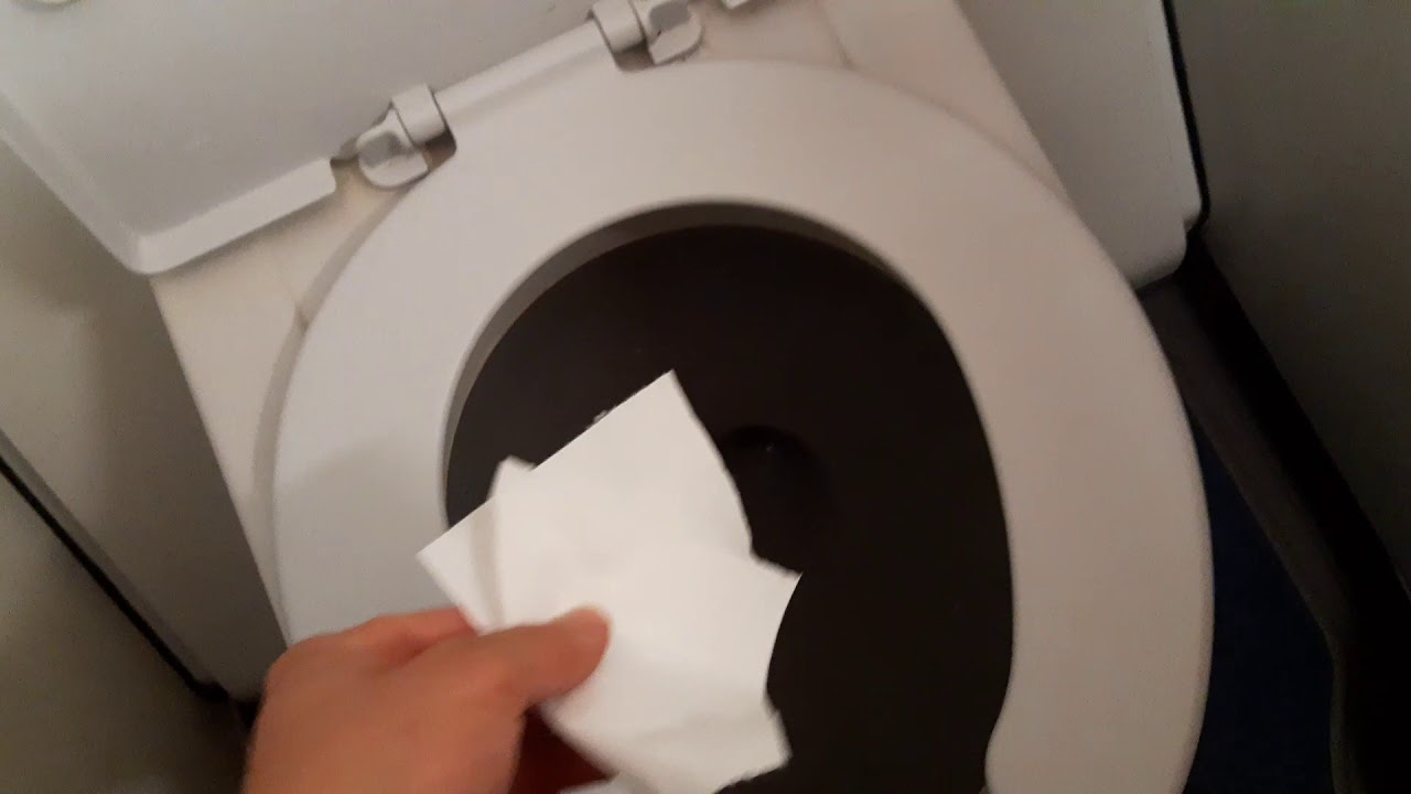 Como usar el baño en el avion