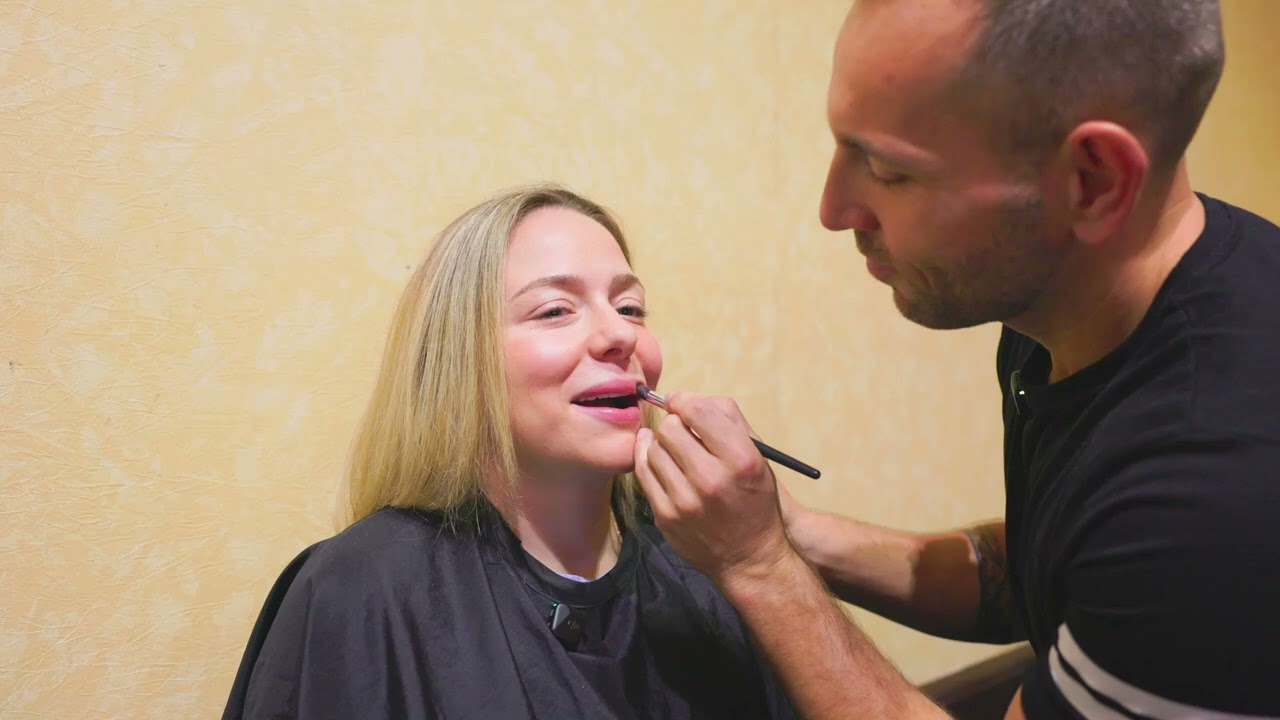 Alina Pätz lets Sven Michel do her makeup!