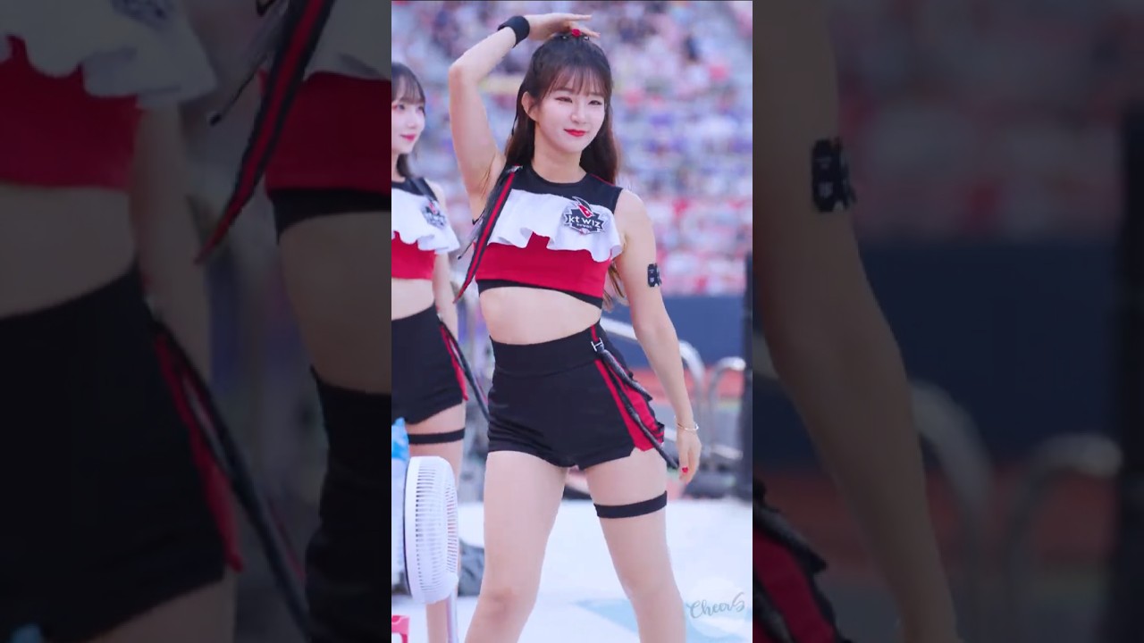 시작부터 우당탕탕 아웃송 UP 김진아 치어리더 Kim Jina Cheerleader ktwiz