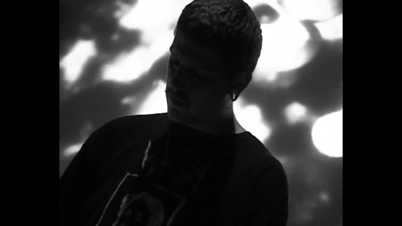 Nūh - Live @WORM