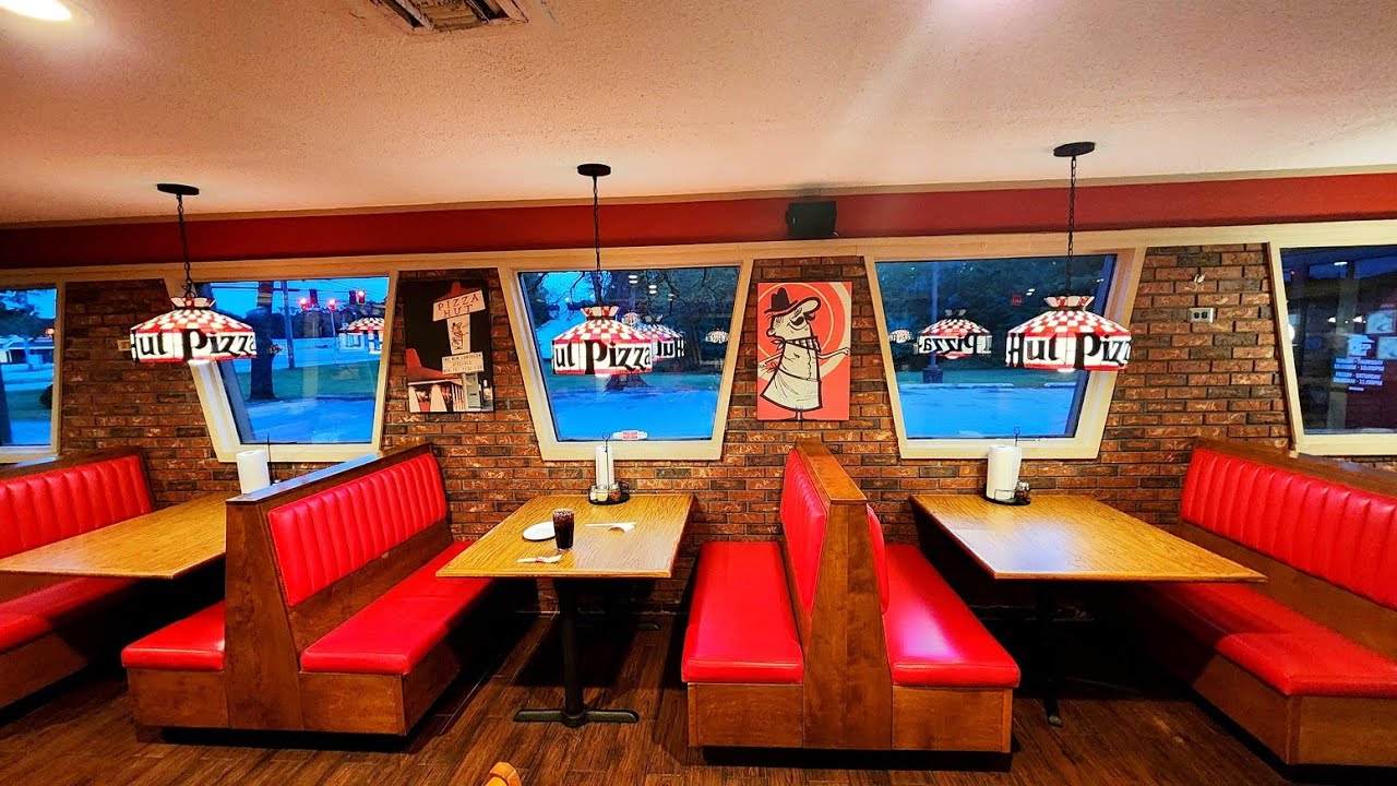 Retro 1980's PIZZA HUT Experience & TY COBB Grave & Hometown | Royston, GA
