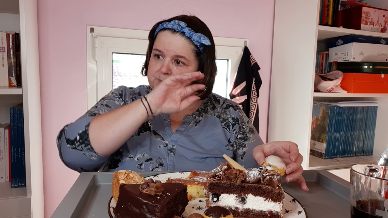 disperata faccio un muckbang con torte al cioccolato #renatabianchi #muckbang #dolci