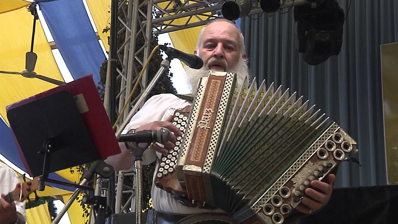 Cannstatter Volksfest - Original Gamsbart Trio