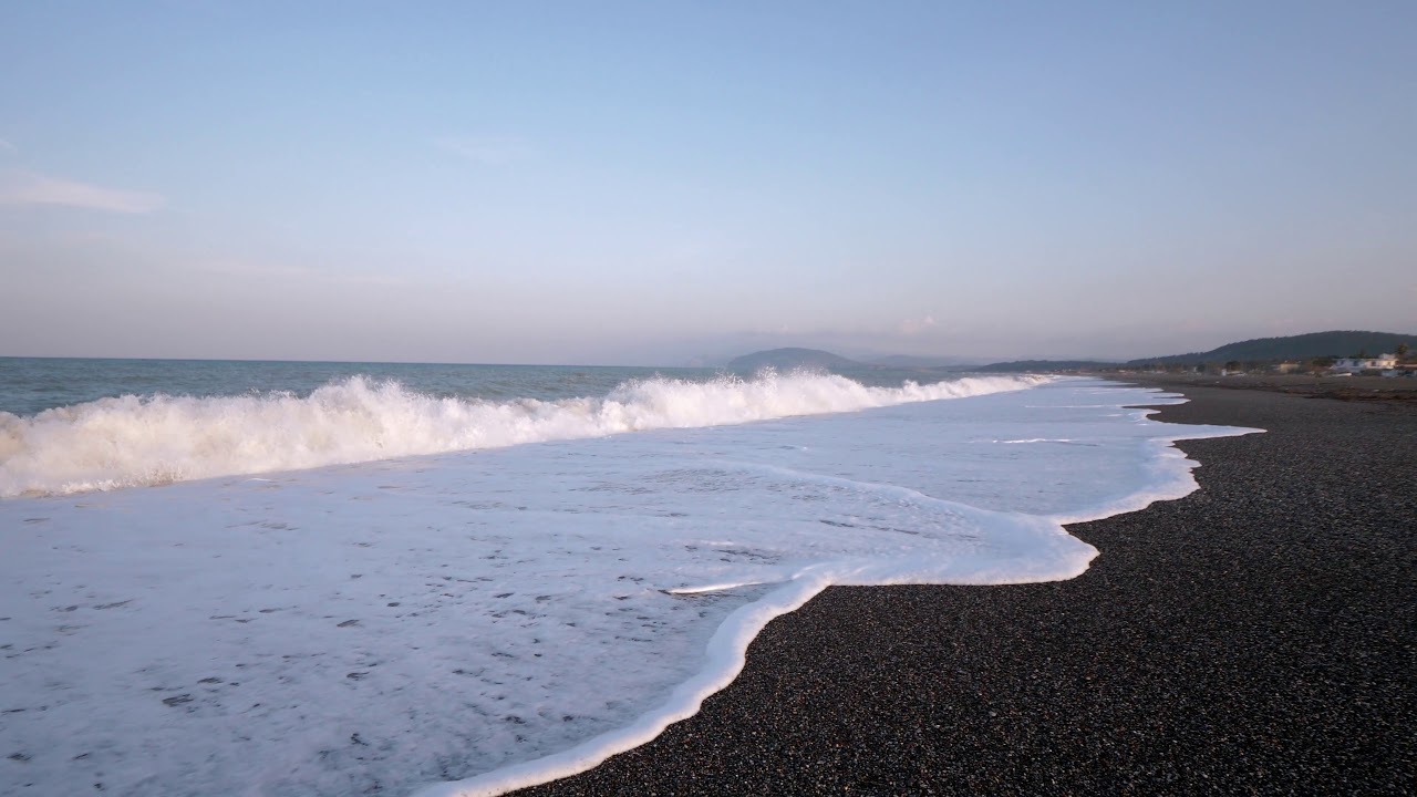【4K】Quiet beach walk at my Greek island of Euboea Evia
