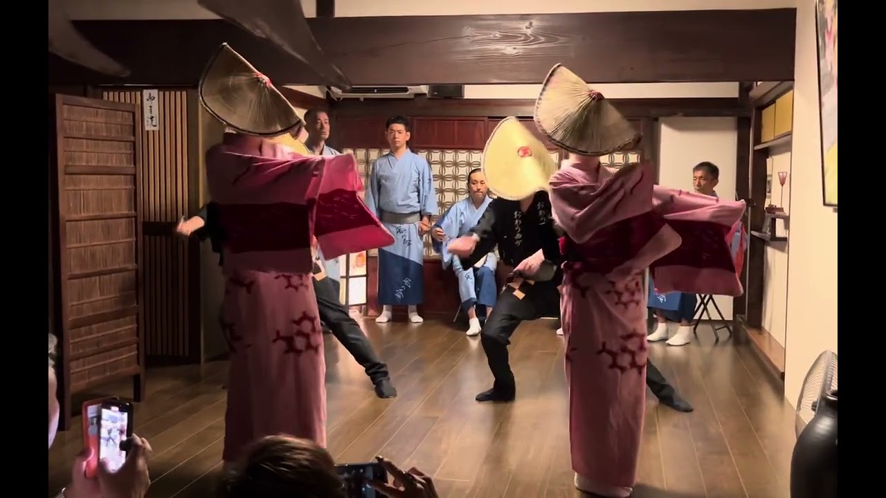 2025.9.3. おわら風の盆　　　　　　　　　　　にしの茶屋の店内の演舞。