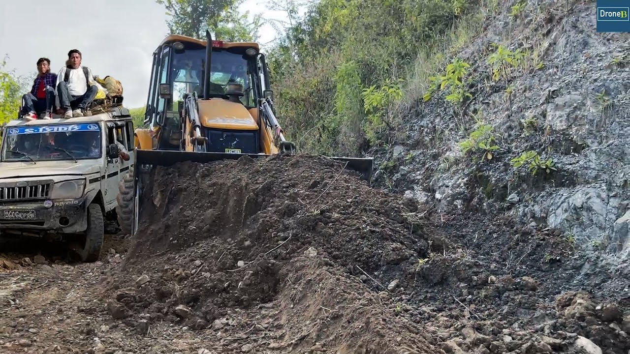 Monsoon Damaged STEEP Mountain Road Turning Bend Fixing as Vehicles Wait to Pass By