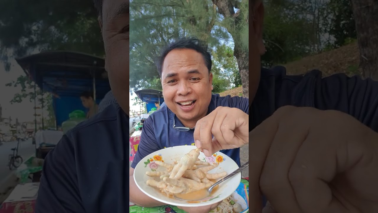 เกาเหลาขนมจีนตีนไก่เมืองลพบุรีได้กินแล้ว