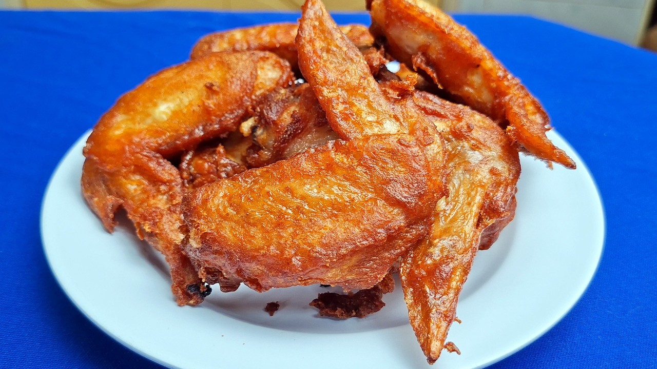 Fried chicken wings with curry paste I ปีกไก่ทอดพริกแกง