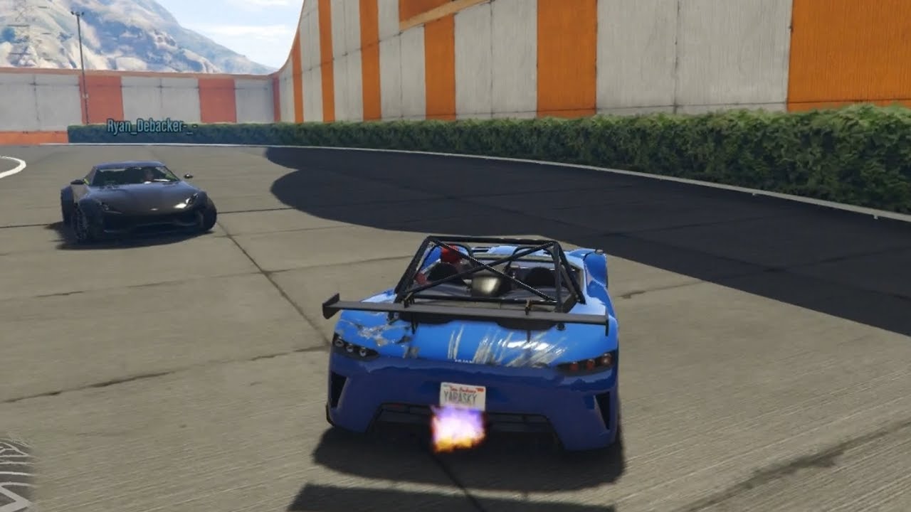 OVER DE BAAN VLIEGEN! (GTA V Online Funny Races)