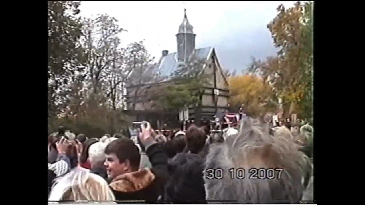 Transport der 750 Jahre alten Heuersdorfer Emmauskirche nach dem 12 km entfernte Borna. -Sachsen-