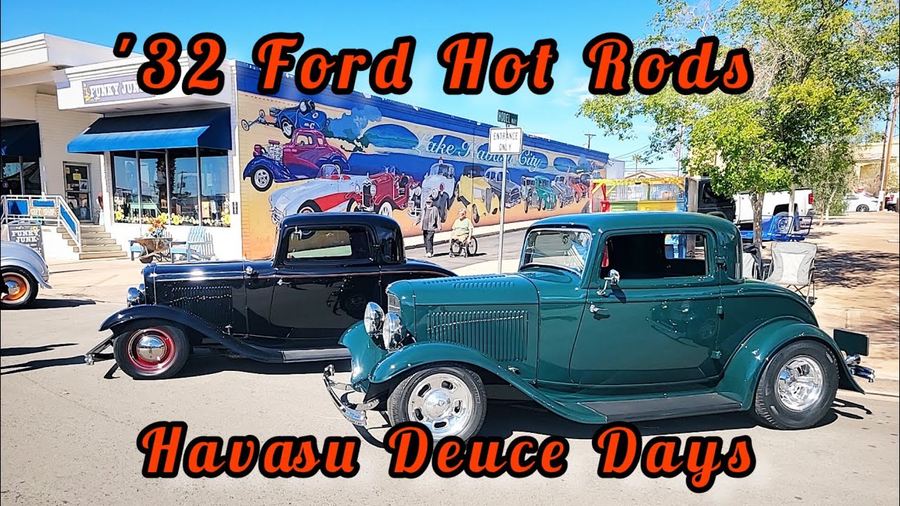 Hot Rod '32 Ford "Deuces" на главной улице Havasu Deuces Car Show в Лейк-Хавасу-Сити, штат Аризон...
