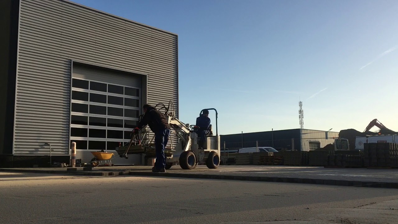 Knikmops machinaal straten