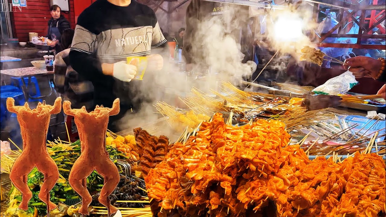 Delicious Night Street Food in Northeast China: Deep Fried Sambal, Meat Skewers, Pot Boiled Pork