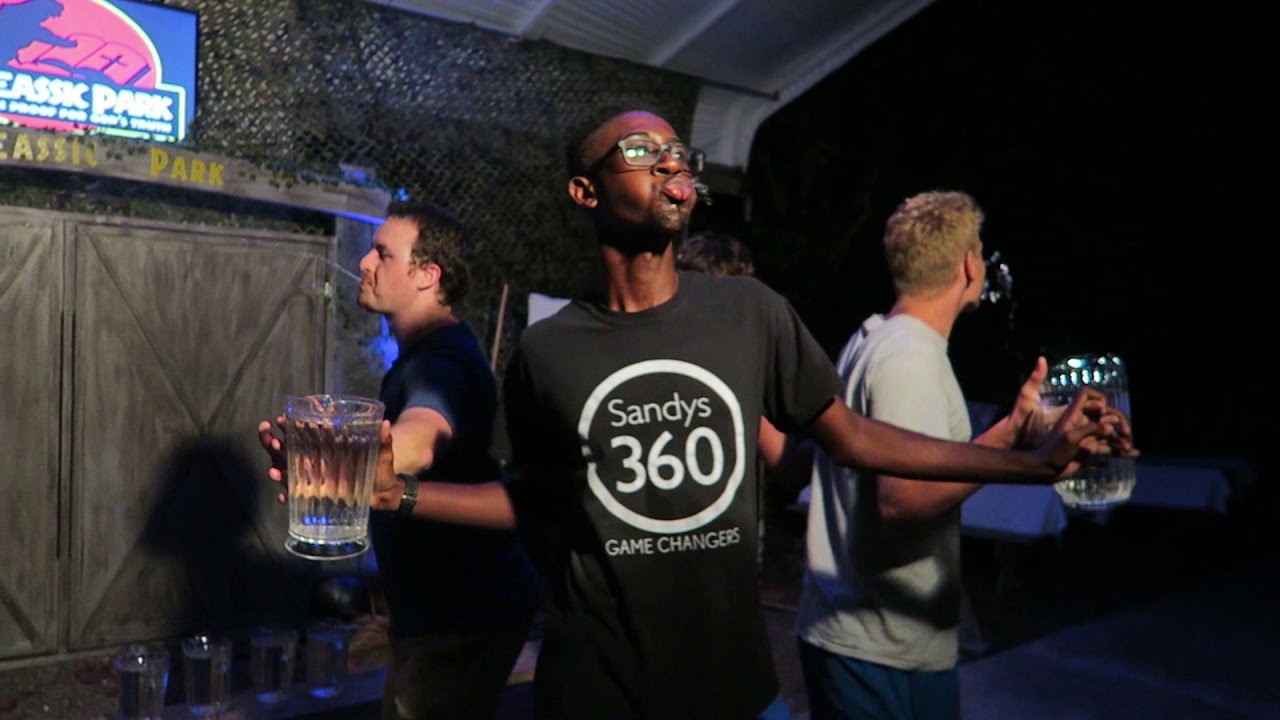 La Fontane Umane: Human Fountains Parody