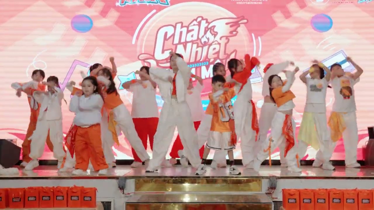 Nhóm 𝐓𝐡𝐞 𝐆𝐫𝐨𝐨𝐯𝐞 🥰🥰🥰 - Chất Nhiệt Đam Mê cùng Biên Hoà Nhảy