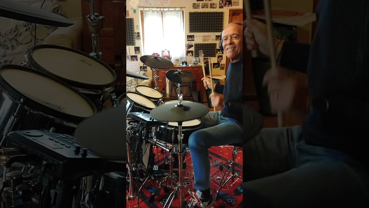 LAMBADA KAOMA Drum Cover Mauro il batterista del Trasimeno          (EVVAI CHE SI BALLA RAGAZZI)