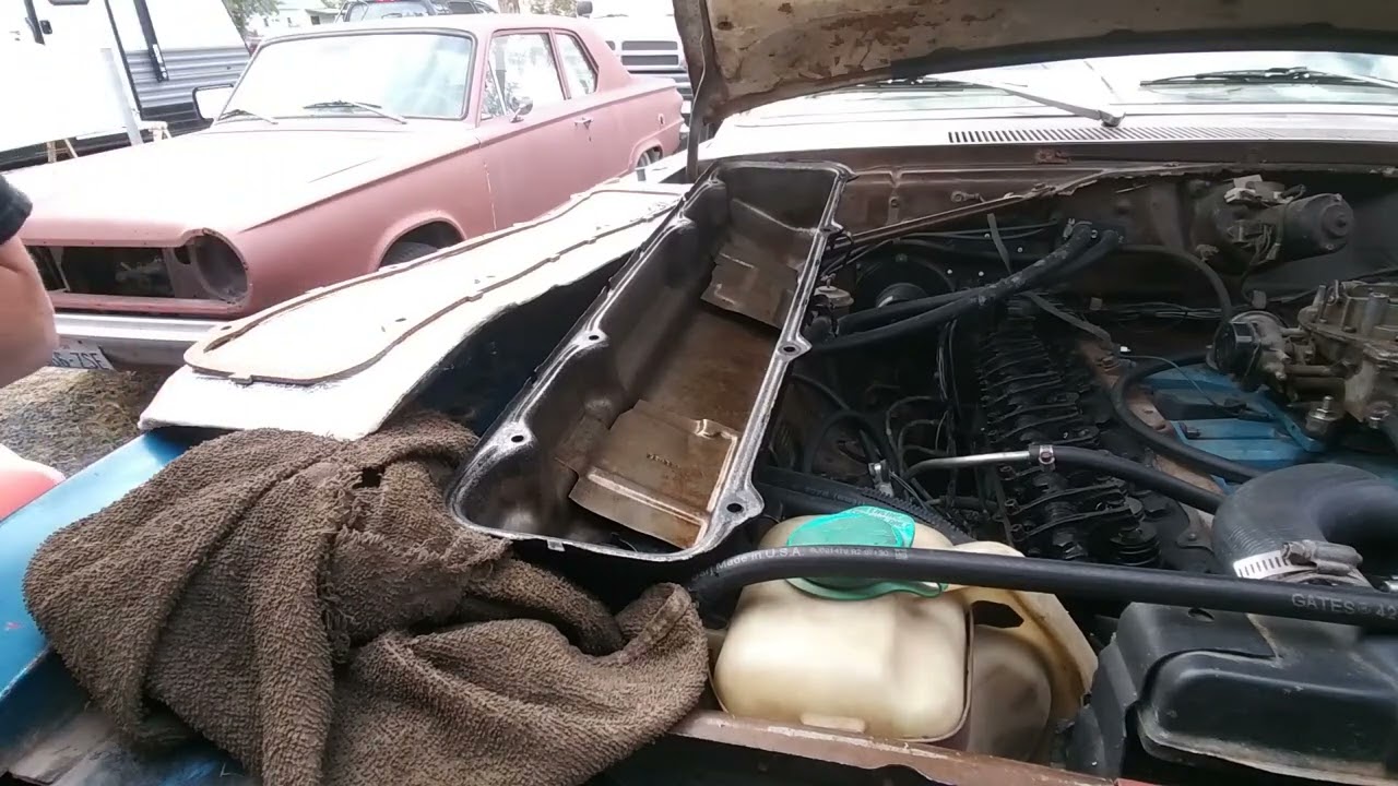 1974 Plymouth Duster - A shiny new valve cover