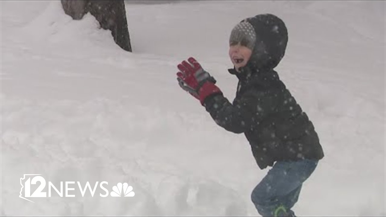 Visitors, residents enjoy snow in Flagstaff