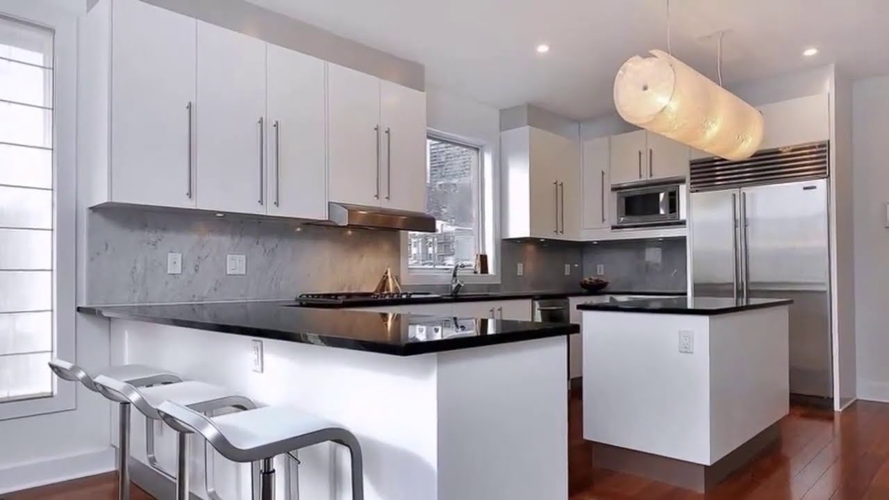 25 Peninsula Kitchen Design Ideas & Layouts