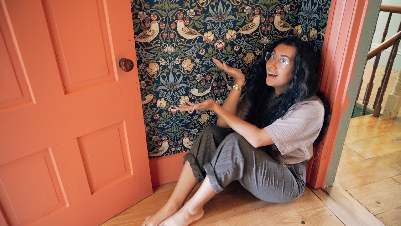 Transforming the Smallest Room In My House With Wallpaper
