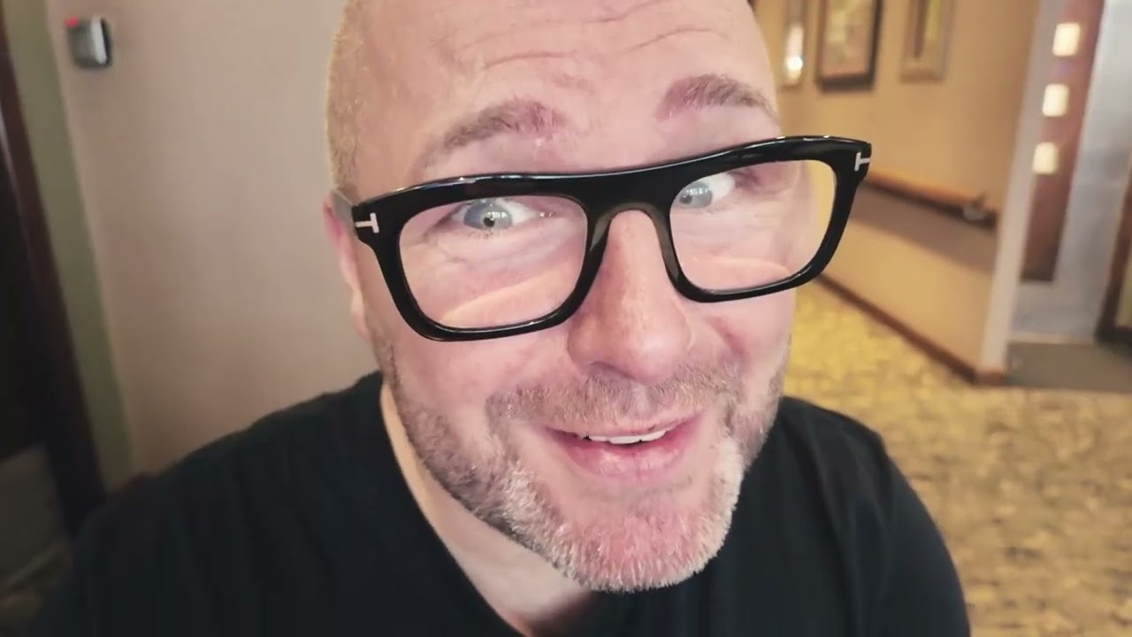 🍔 Lunch at Hengler’s Circus Glasgow – A Surprising Treat with Little Spekky! ☕