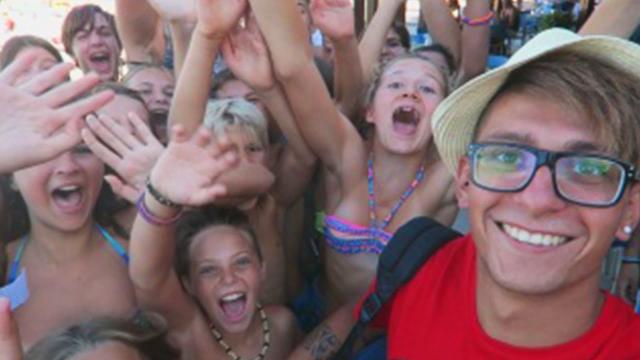 L'ISOLA DEL DIVERTIMENTO!! - VLOG AL MARE
