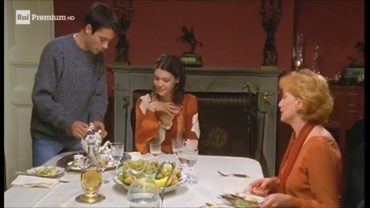 Incantesimo 3 - Prima Puntata. 2/2  Caterina rischia di non essere assunta alla Life