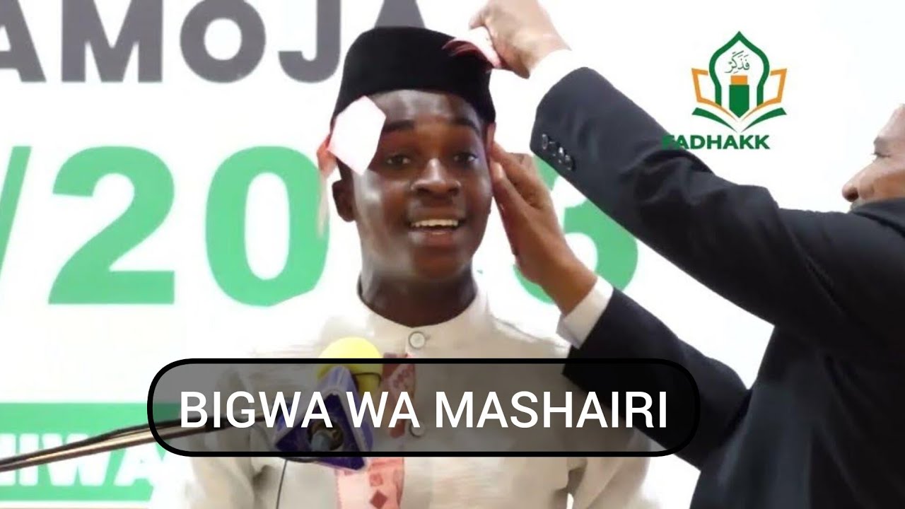 FUMAU MASHAIRI AJIZOLEA MAPESA KUTOKA KWA MASHEIKH | SHAIRI LA FUMAU KWA WANANDOA LATIKISA HADHARA.
