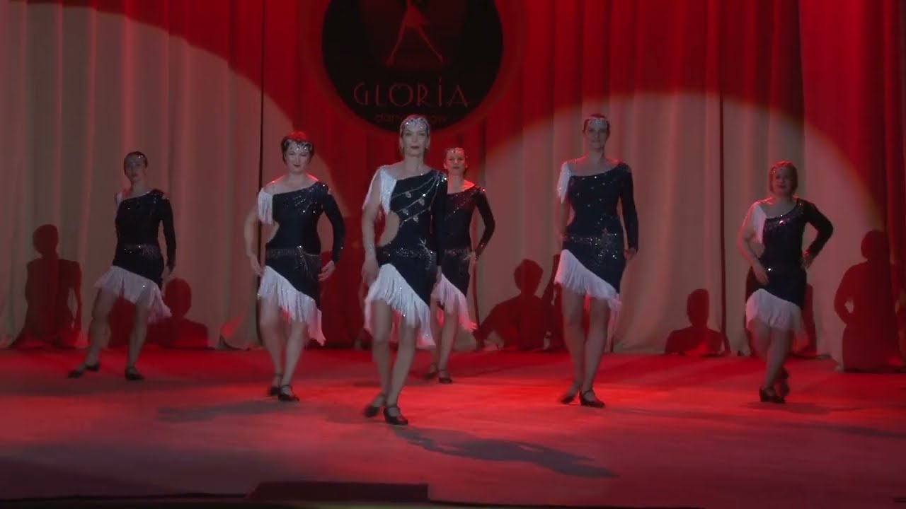 Танго (исполняют мамы, 1-й год)