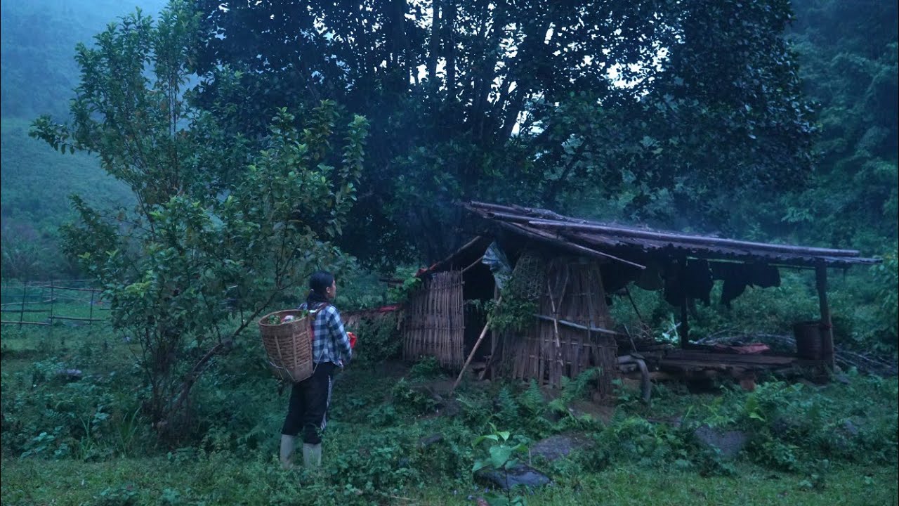 evicted. A single mother lives in an abandoned house, earning money to support her child.