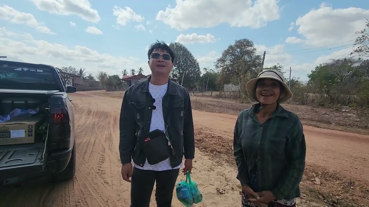  ແມ່ຕູ້ກ່ຳອາຍຸ90ກວ່າປີອາໃສຢູ່ຄົນດຽວບໍ່ຈື່ຈຳຫຍັງແລ້ວ ບໍ່ມີພຶ່ນ້ອງລູກຫລານ 