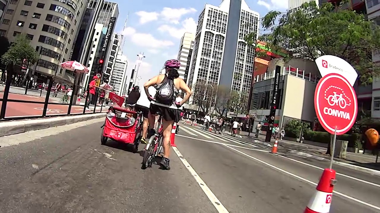 Passeio por ciclofaixas de lazer em S&atilde;o paulo