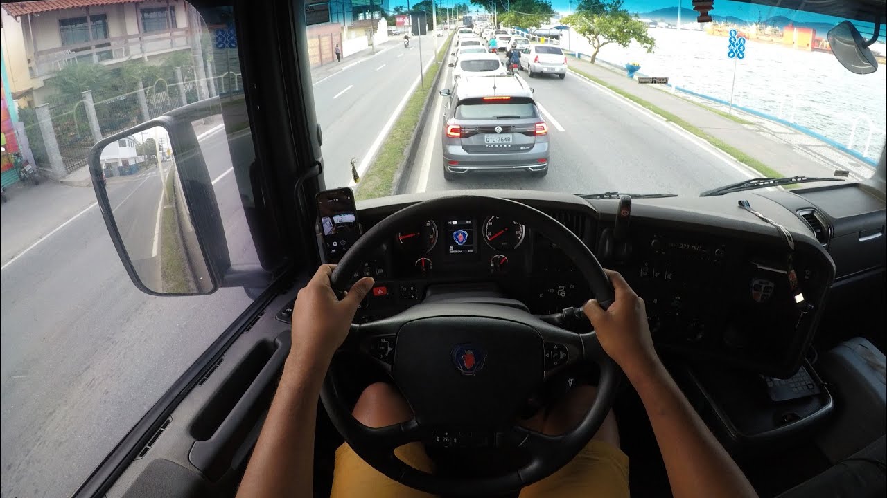 DE CARRETA NA CIDADE.           SCANIA R400