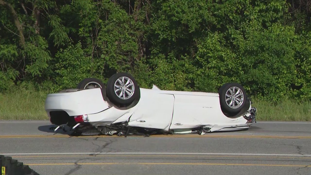 Deadly crash involving Lake County sheriff's vehicle in St. John, Indiana