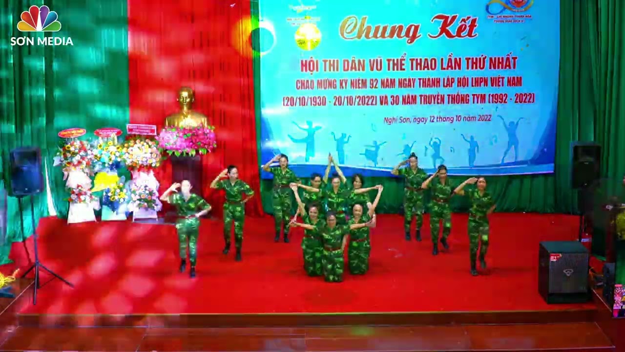 DÂN VŨ NĂM ANH EM TRÊN MỘT CHIẾC XE TĂNG| P Hải Yến |Tại chung kết Dân Vũ TX Nghi Sơn Năm 2022
