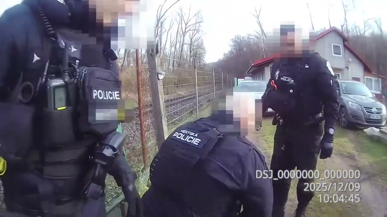 MUŽ VYHROŽOVAL STRÁŽNÍKOVI A POKUSIL SE HO NAPADNOUT