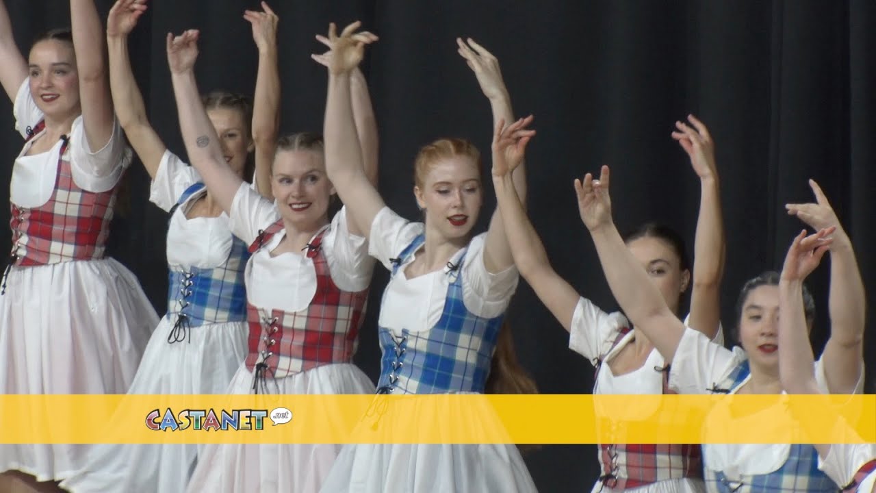 Танцоры Highland Dancers прибывают в Tournament Capital