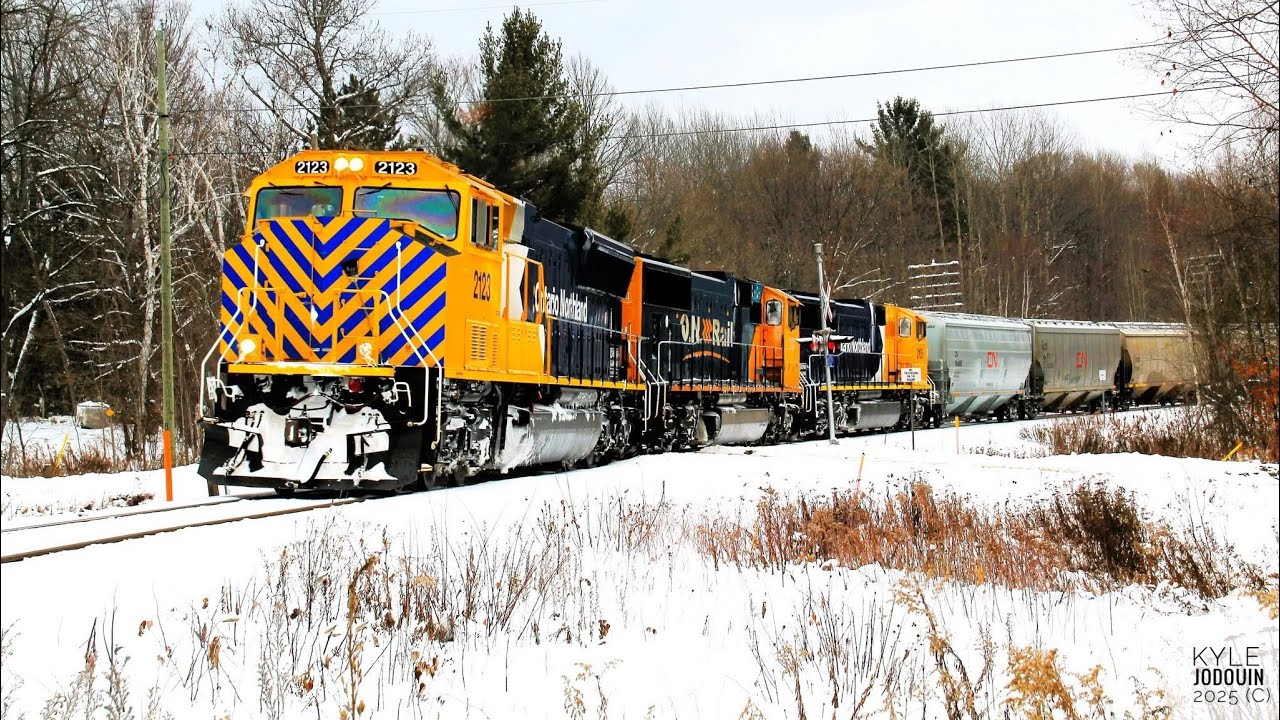 ONR Southbound 214 ON 2123 at lees road in North Bay 12,05,2025