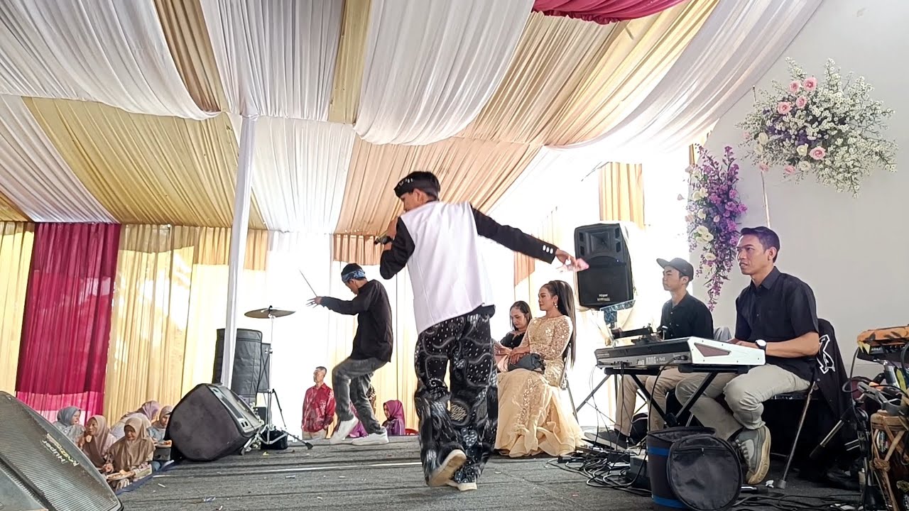 Jungjunan - Oni Aprak Mencug Bareng Tukang Kecrek !!