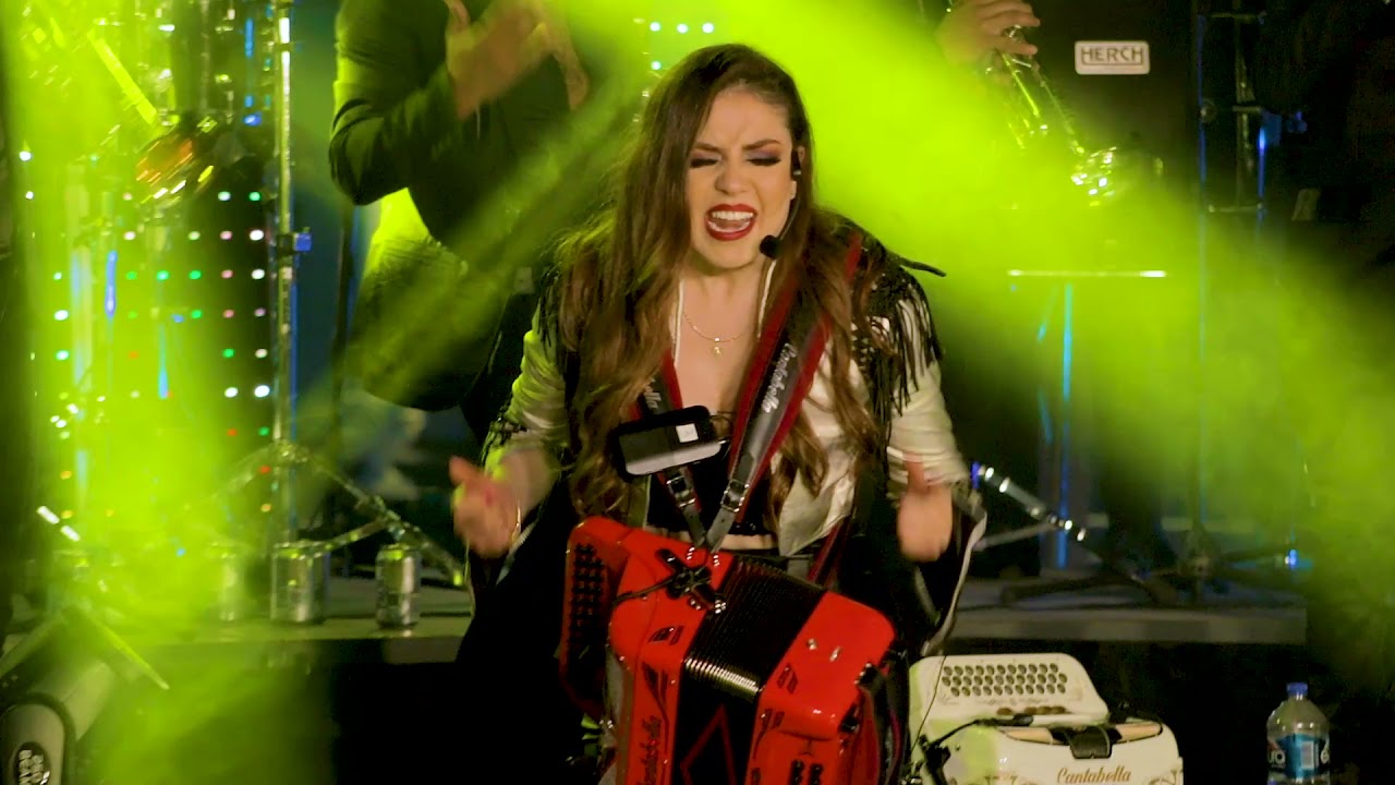 2.- Amores Fingidos -Janeth Valenzuela (Banda sinaloense en vivo)