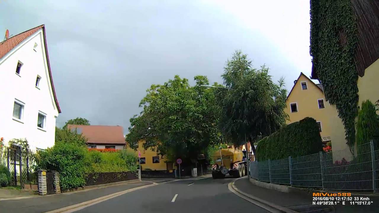 D: Unterrüsselbach.Mittelrüsselbach.Markt Igensdorf.Landkreis Forchheim. Ortsdurchfahrt. August 2016