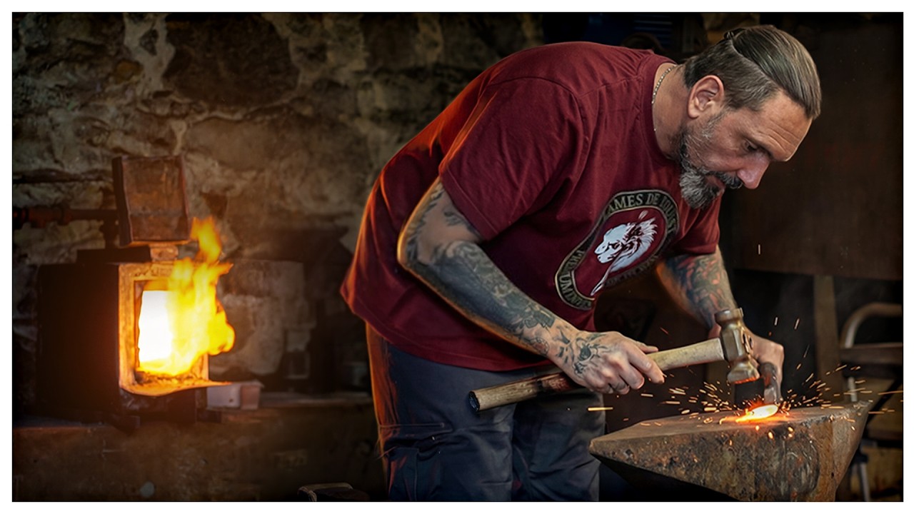 Il fabrique des couteaux d’exception, les coulisses de son métier.