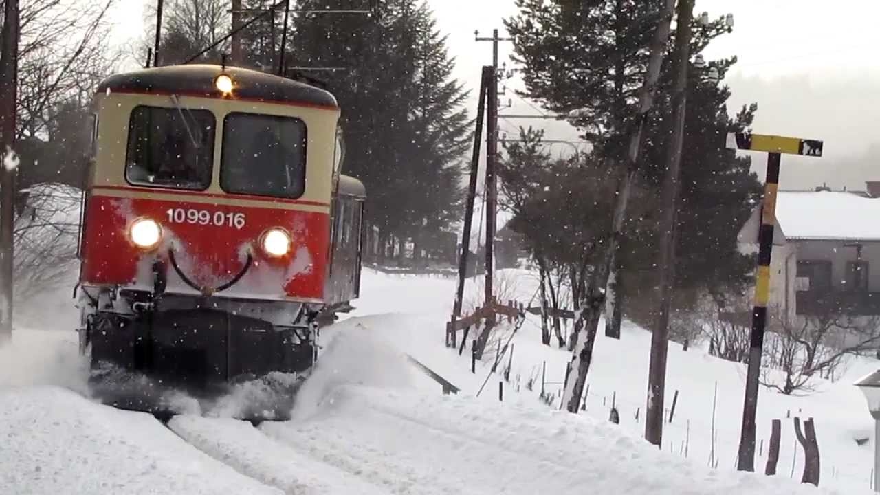 Mariazellerbahn bei Neuschnee