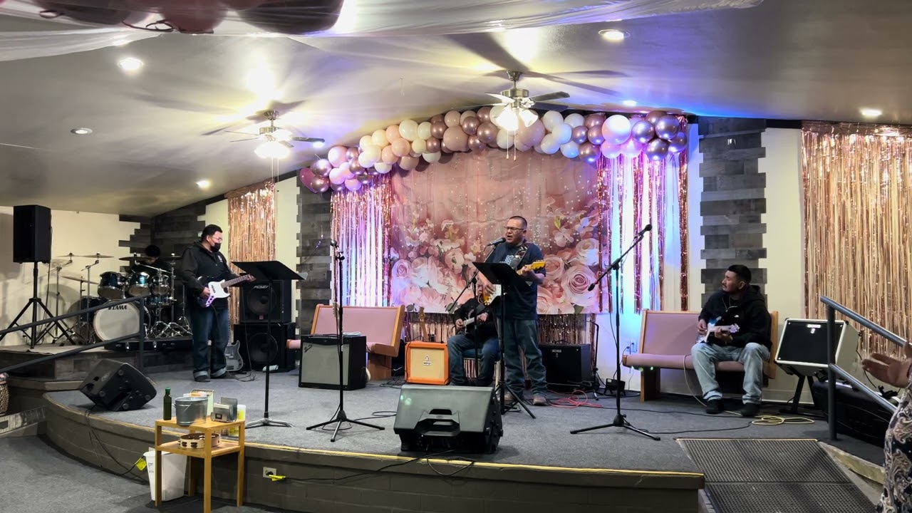 Nate Tullie Singing “Yes You Are” @ Castlebutte Music Night