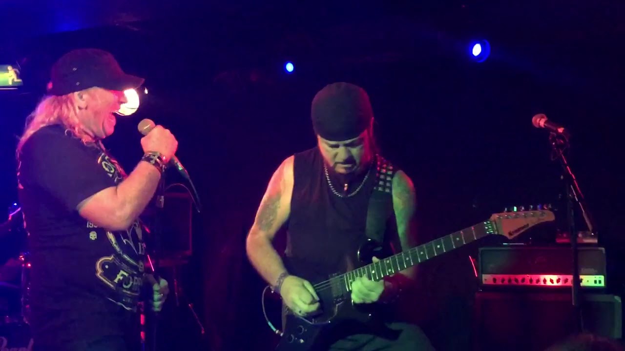 Q5, Steel The Light, Live at The Underworld
